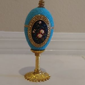 Goose Egg , handmade, inside trim with blue velvet